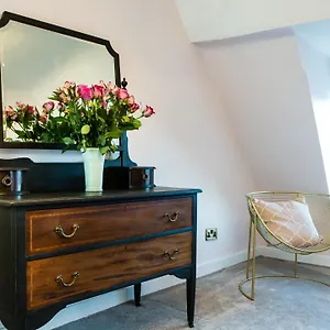 Maison Parfaite Yo1 - Exquisite 400 Year Old, Centre Townhouse Holiday home York