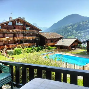 https://appartement-meuble-avec-vue-sur-les-montagnes-et-piscine-lete.hotels-rhonealpes.com